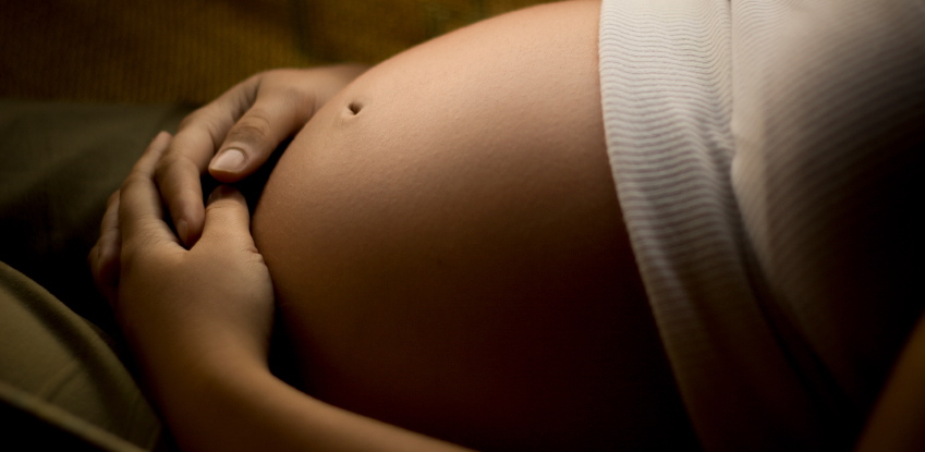 Pregnant tummy laid down on a hammock.jpg